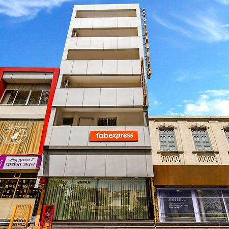 Mukesh Residency Hotel Пюн Екстериор снимка