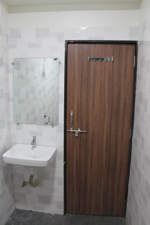 Mukesh Residency Hotel Пюн Екстериор снимка