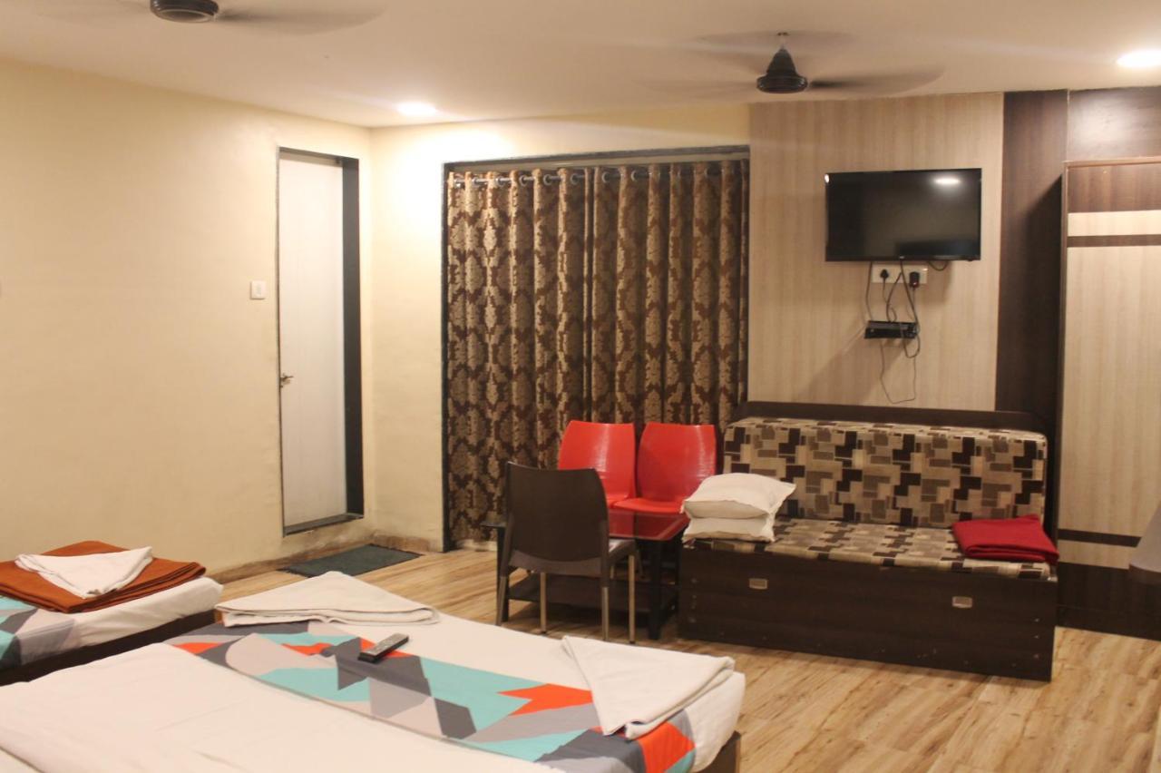 Mukesh Residency Hotel Пюн Екстериор снимка