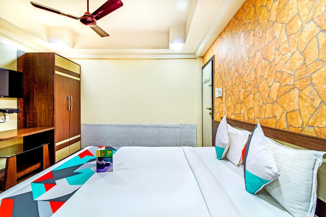 Mukesh Residency Hotel Пюн Екстериор снимка